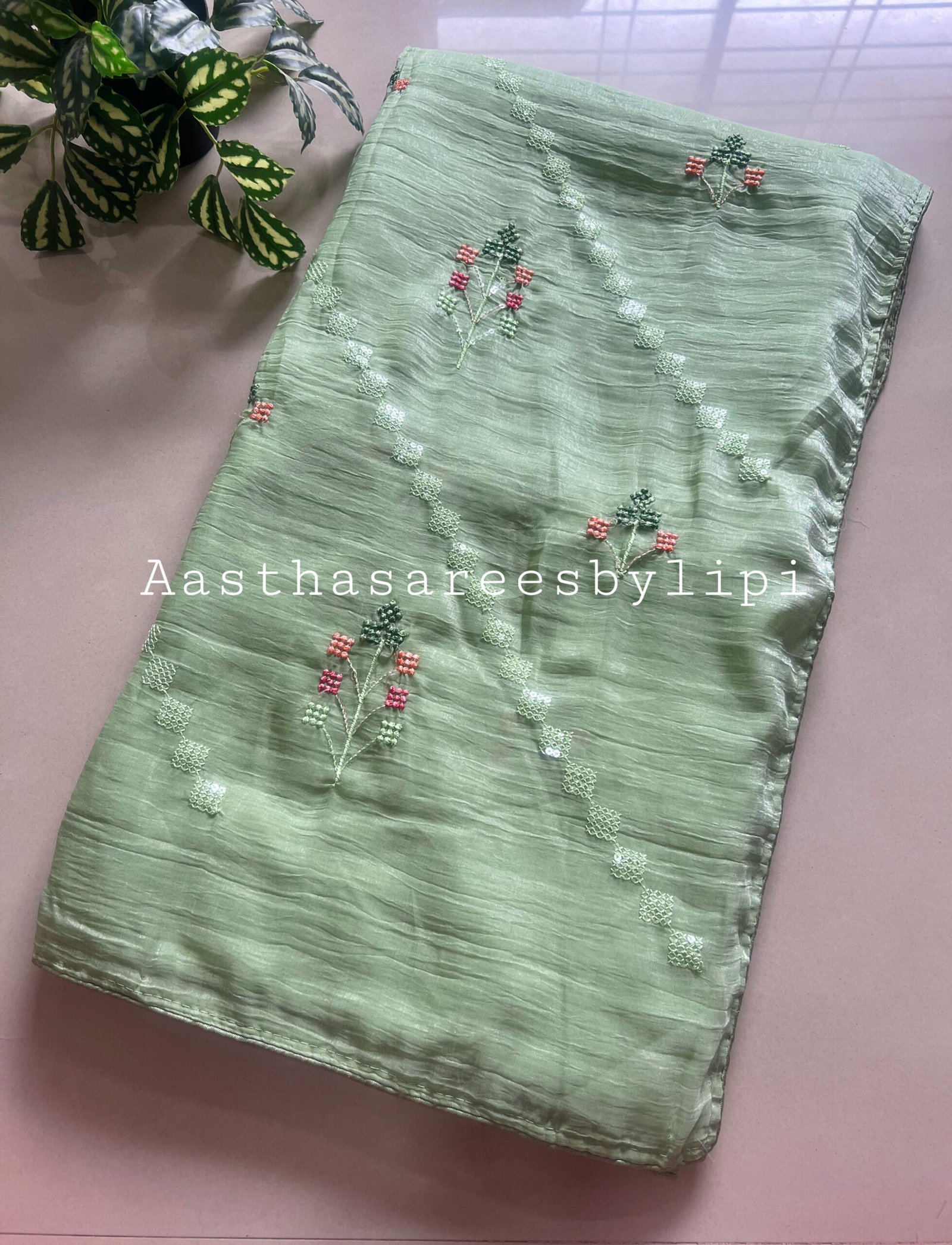 Thread Work Shimmer Saree - Image 4