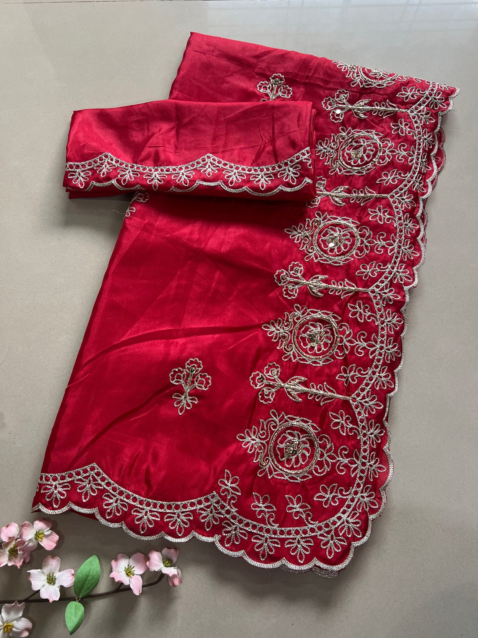 Red Color Beautiful Pallu Cut Work Border Ho Silk Sarees - Image 2