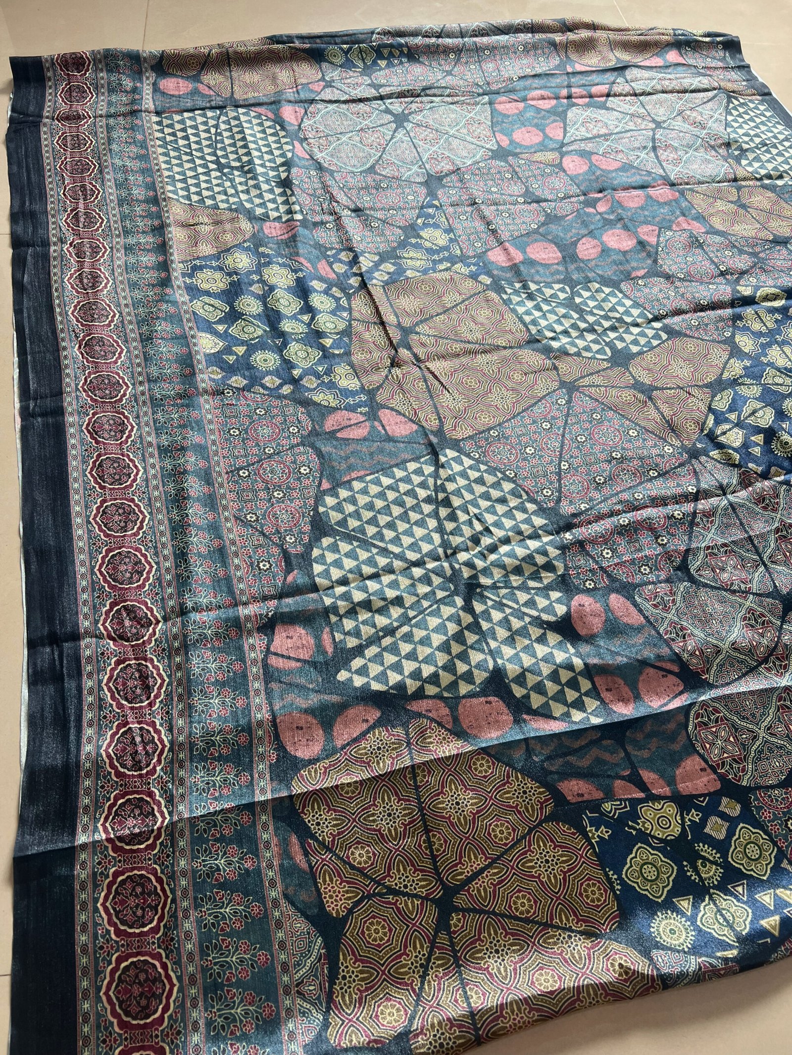 Exclusive Printed Shimmer Saree - Image 2